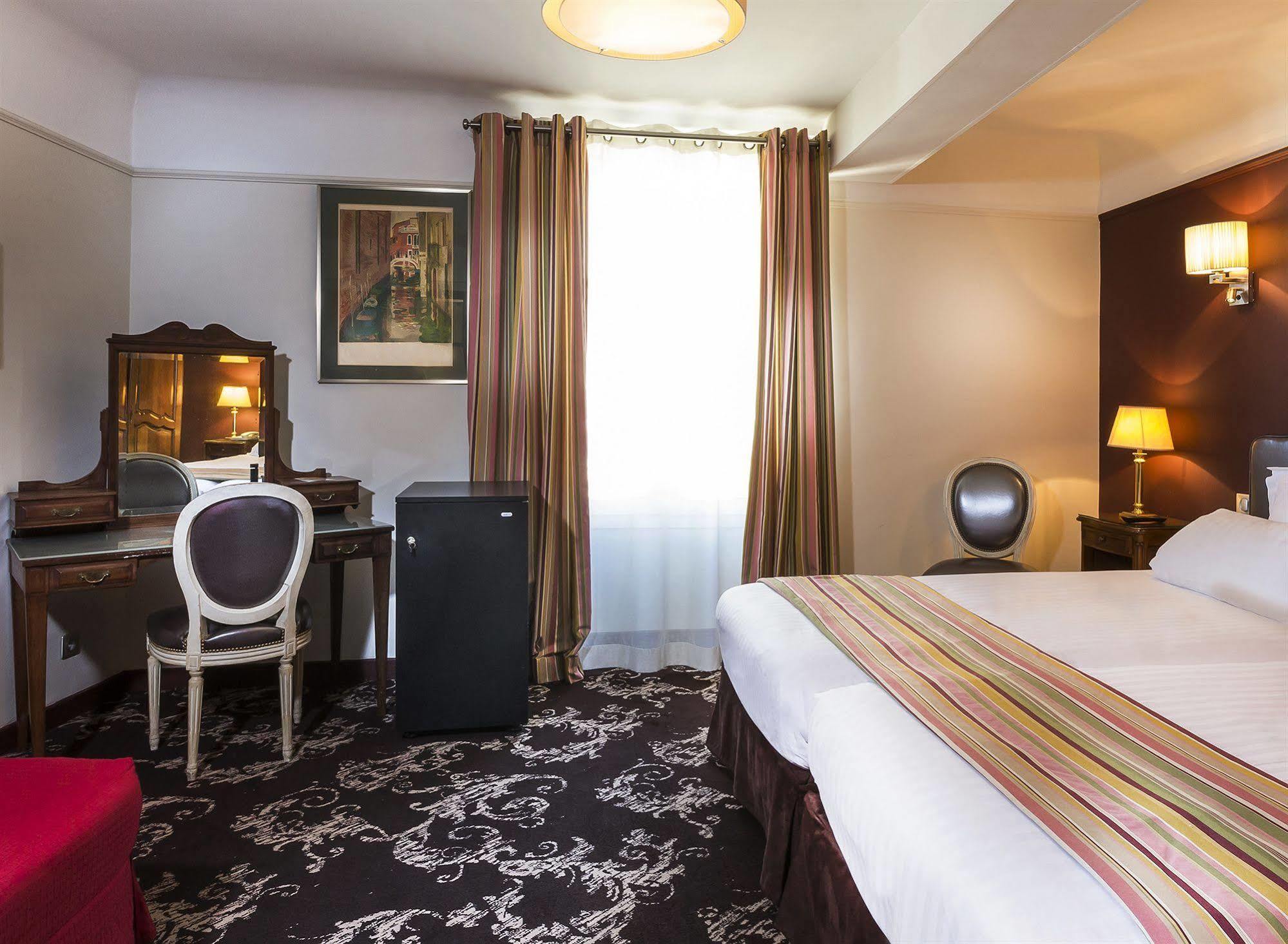 Crystal Hotel Paris Luaran gambar